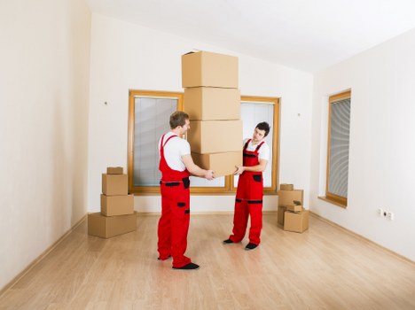 Fragile item packing for removals in Streatham